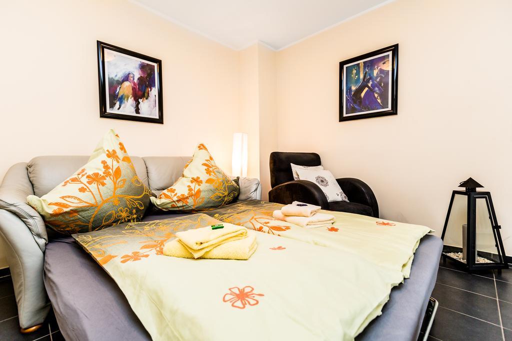Design Apartment In Koeln Mit Terrasse Екстериор снимка